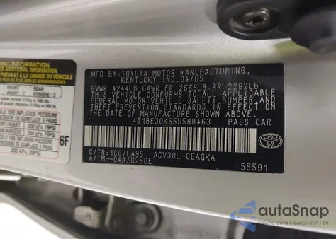 2005 Toyota Camry Xle z USA, uszkodzony, nr VIN 4T1BE30K65U588463